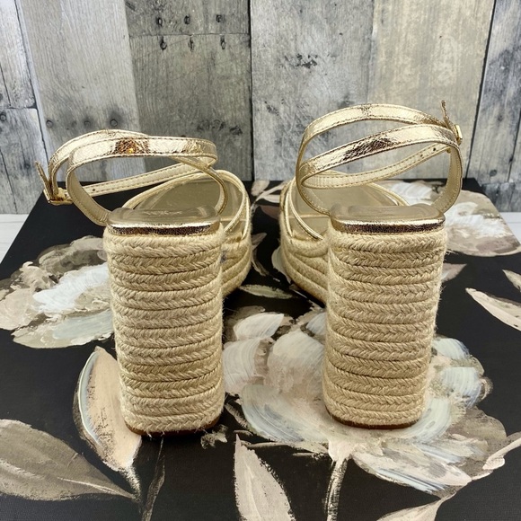 ZARZ Gold Metallic Wedge Strappy Sandals in Gold Size 10. - Picture 7 of 9